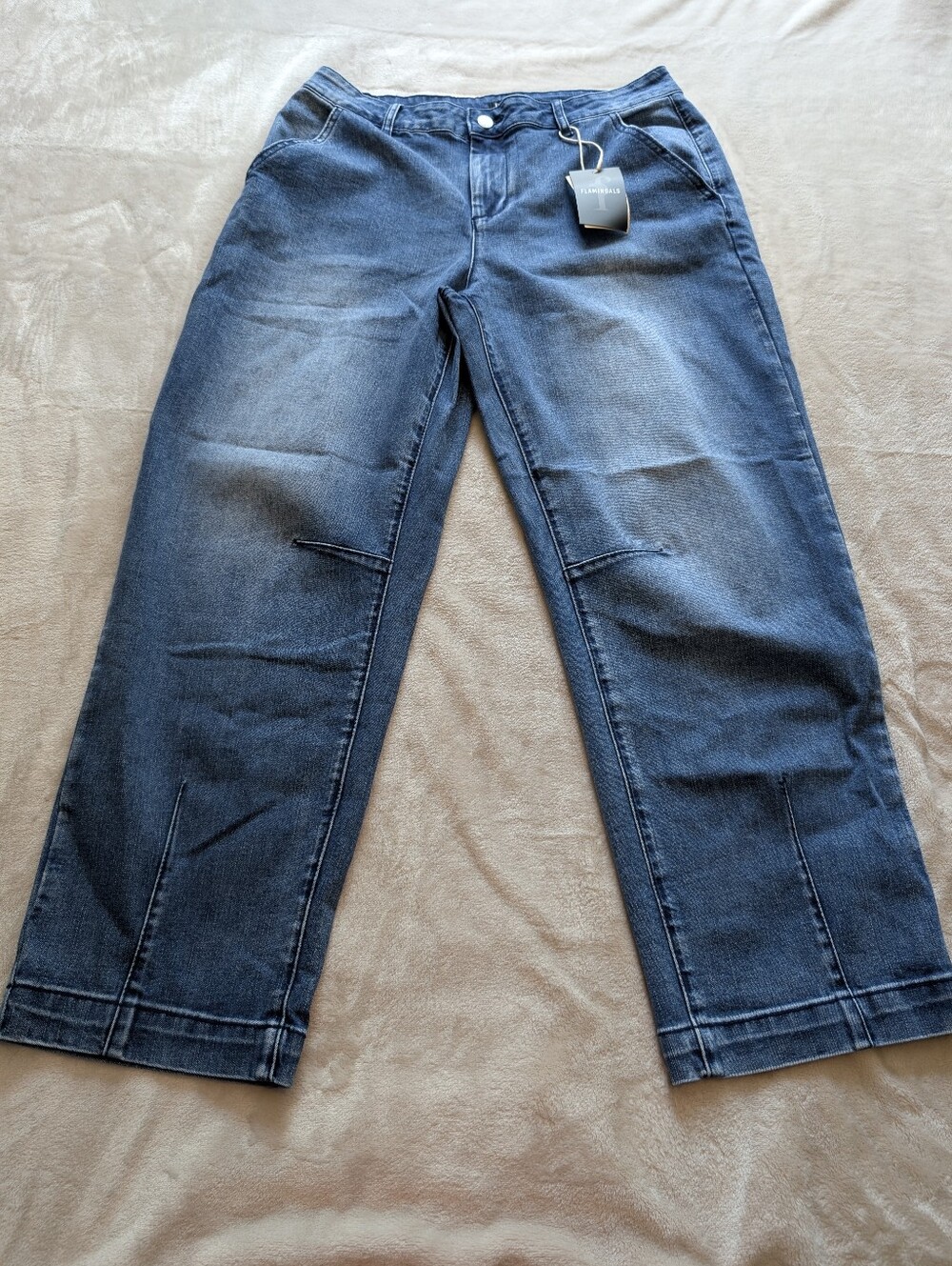 Flamingals Mid Rise Barrel Leg Cropped Jeans NWT Large - Picture 3 of 8